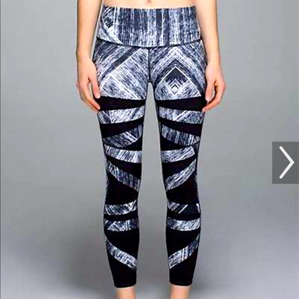Lululemon High Times B&W legging size 4
